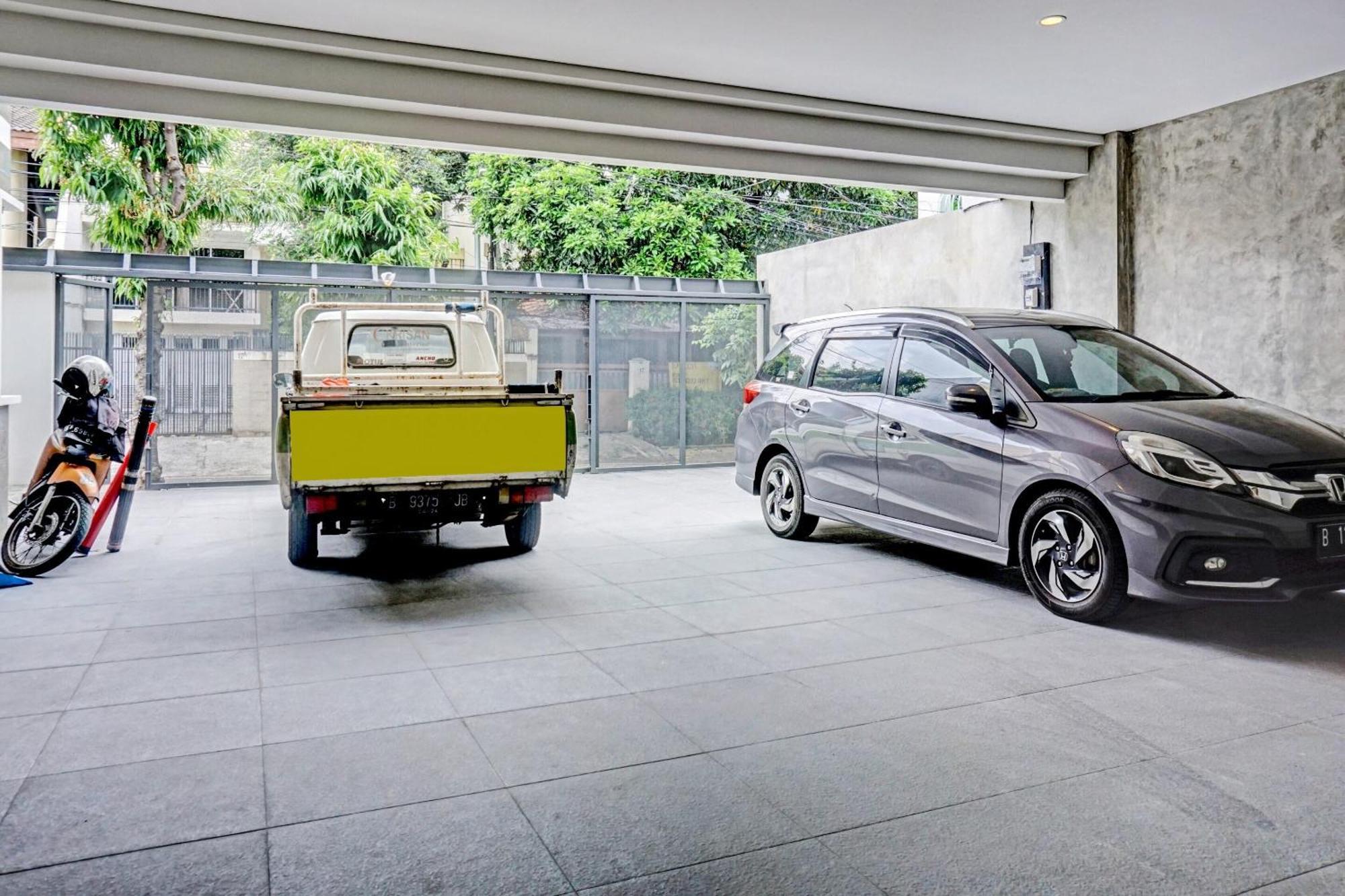 Super Oyo Capital O 90635 Tango Juliet Residence Jakarta Exterior photo