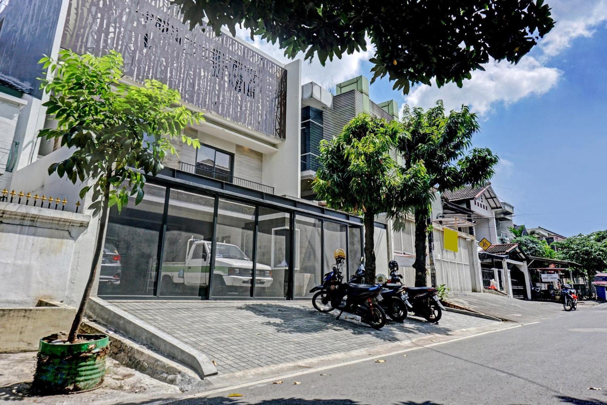 Super Oyo Capital O 90635 Tango Juliet Residence Jakarta Exterior photo